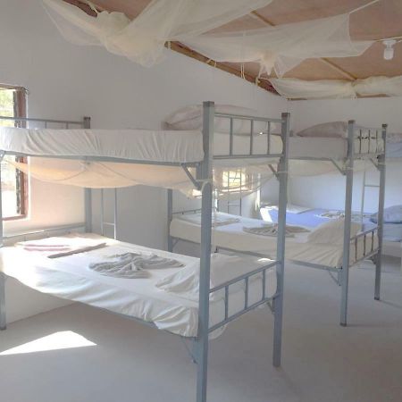 Atauro Dive Resort Backpackers Hostel Beloi Экстерьер фото
